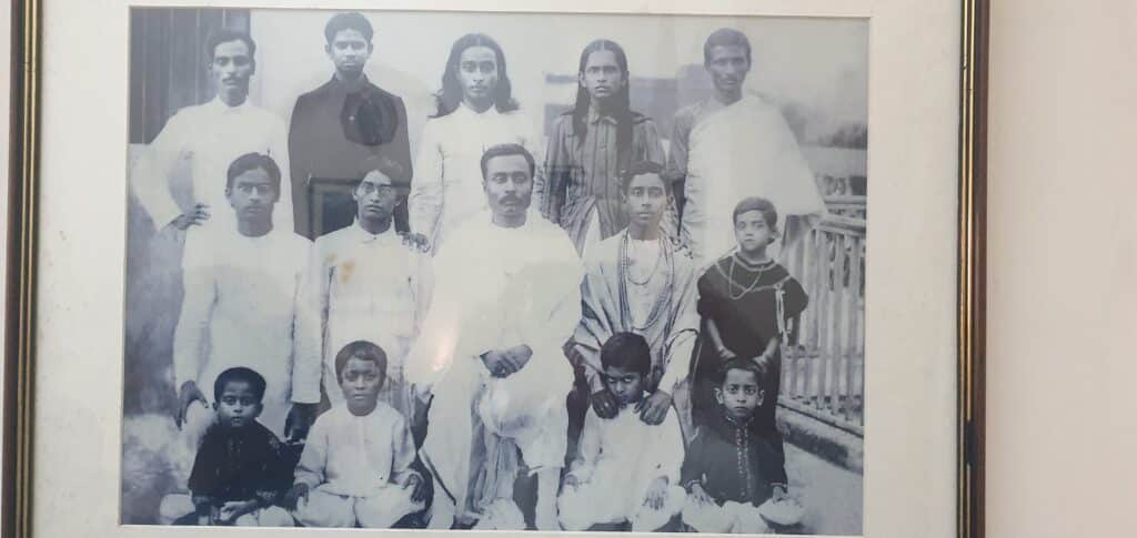 Foto Familia de Paramahansa Yogananda