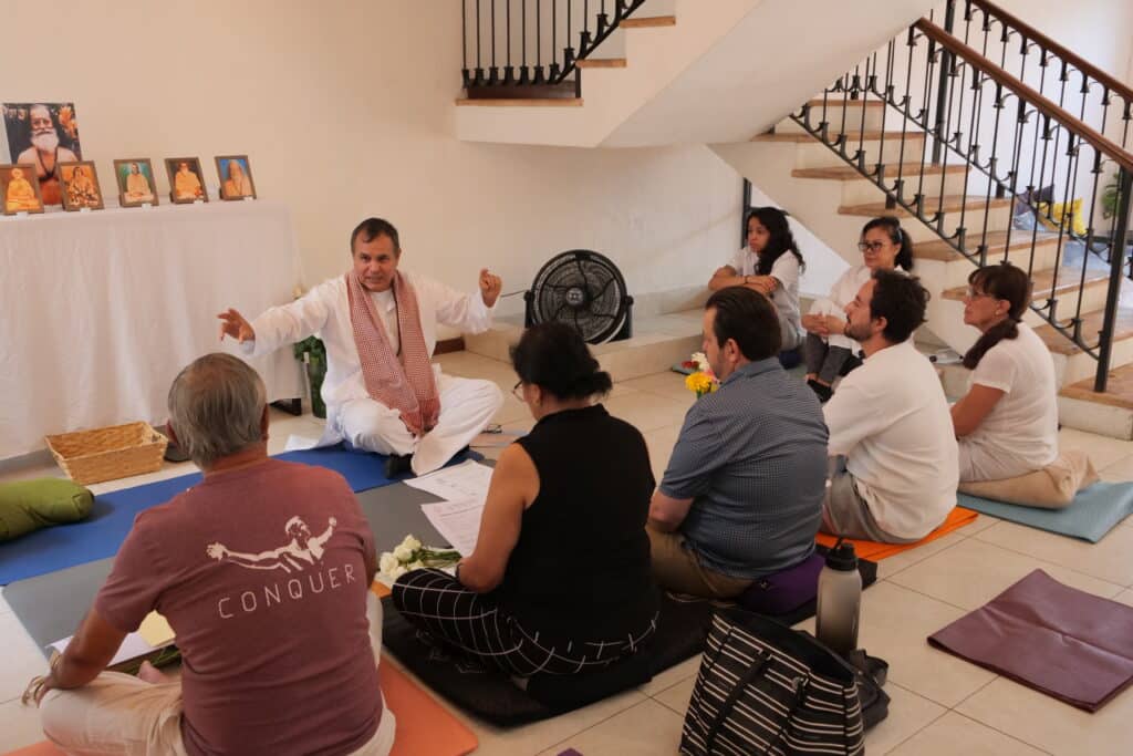 Clase en Kriya Yoga México